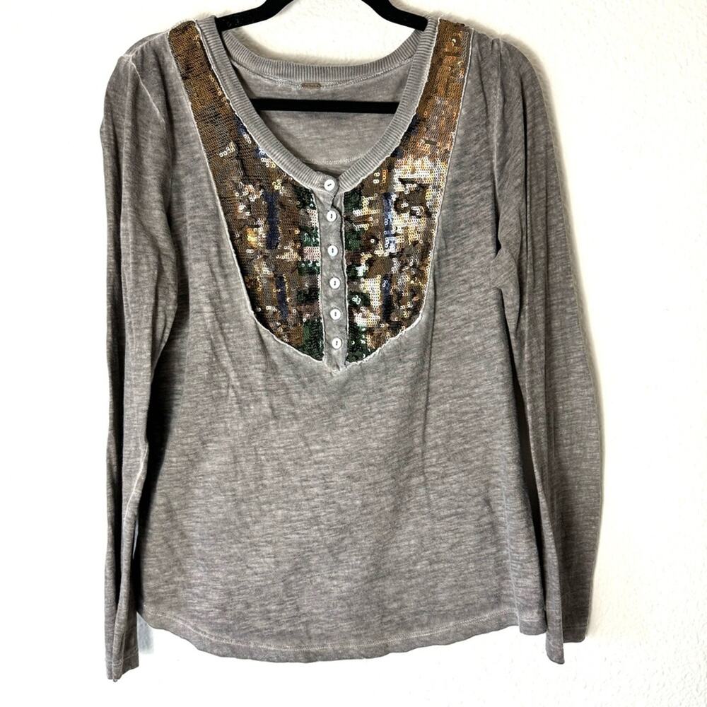 Free People Tiger Eyes Metallic Sequin Gray Long Sleeved Top Size Medium